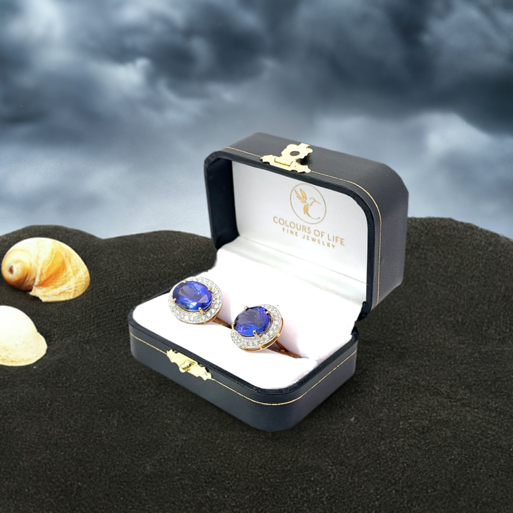 ** Elegant 18k Gold Tanzanite Cufflinks**